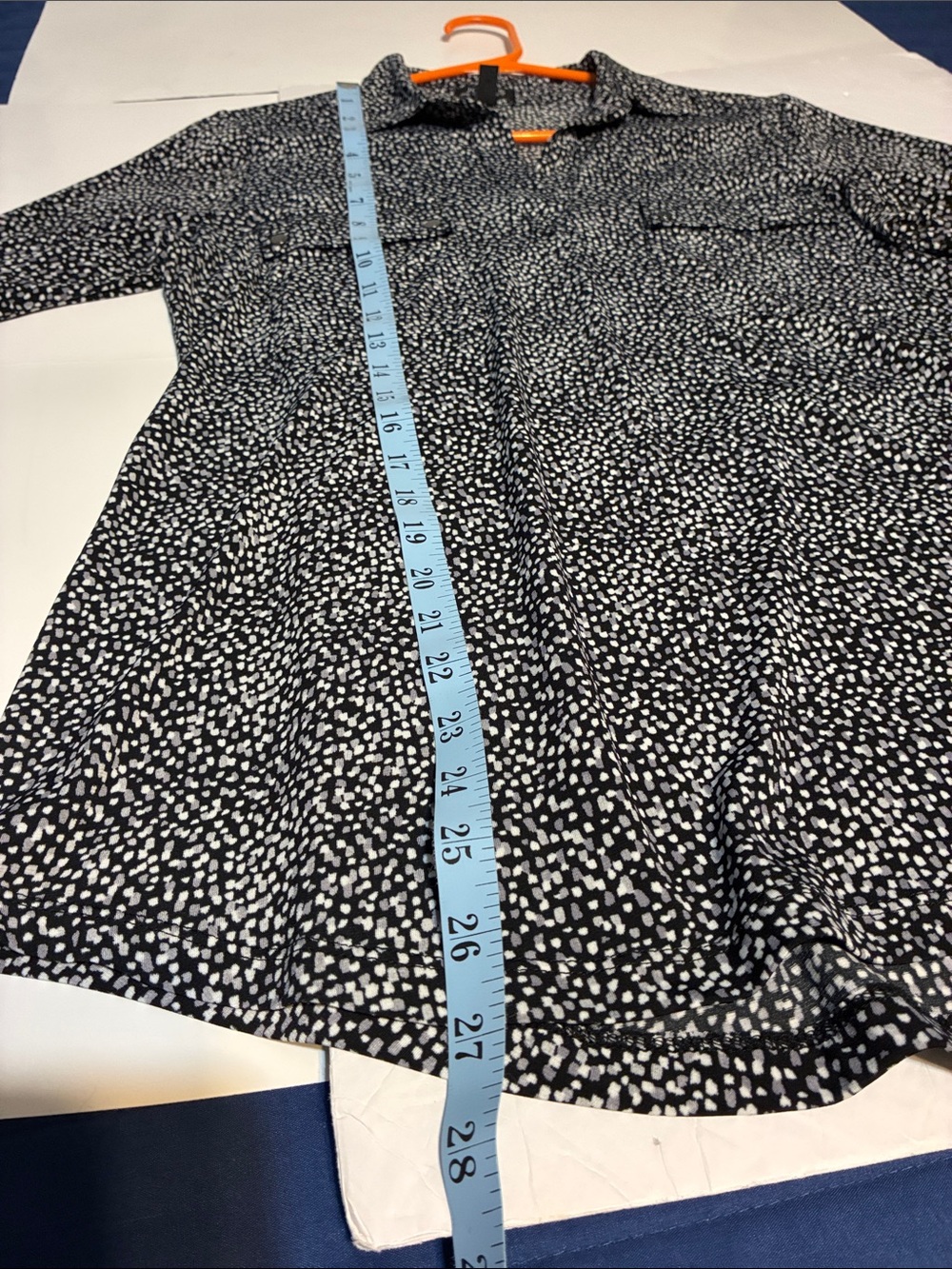 Jones New York Black and White Speckled vneck Blouse - Picture 6 of 7